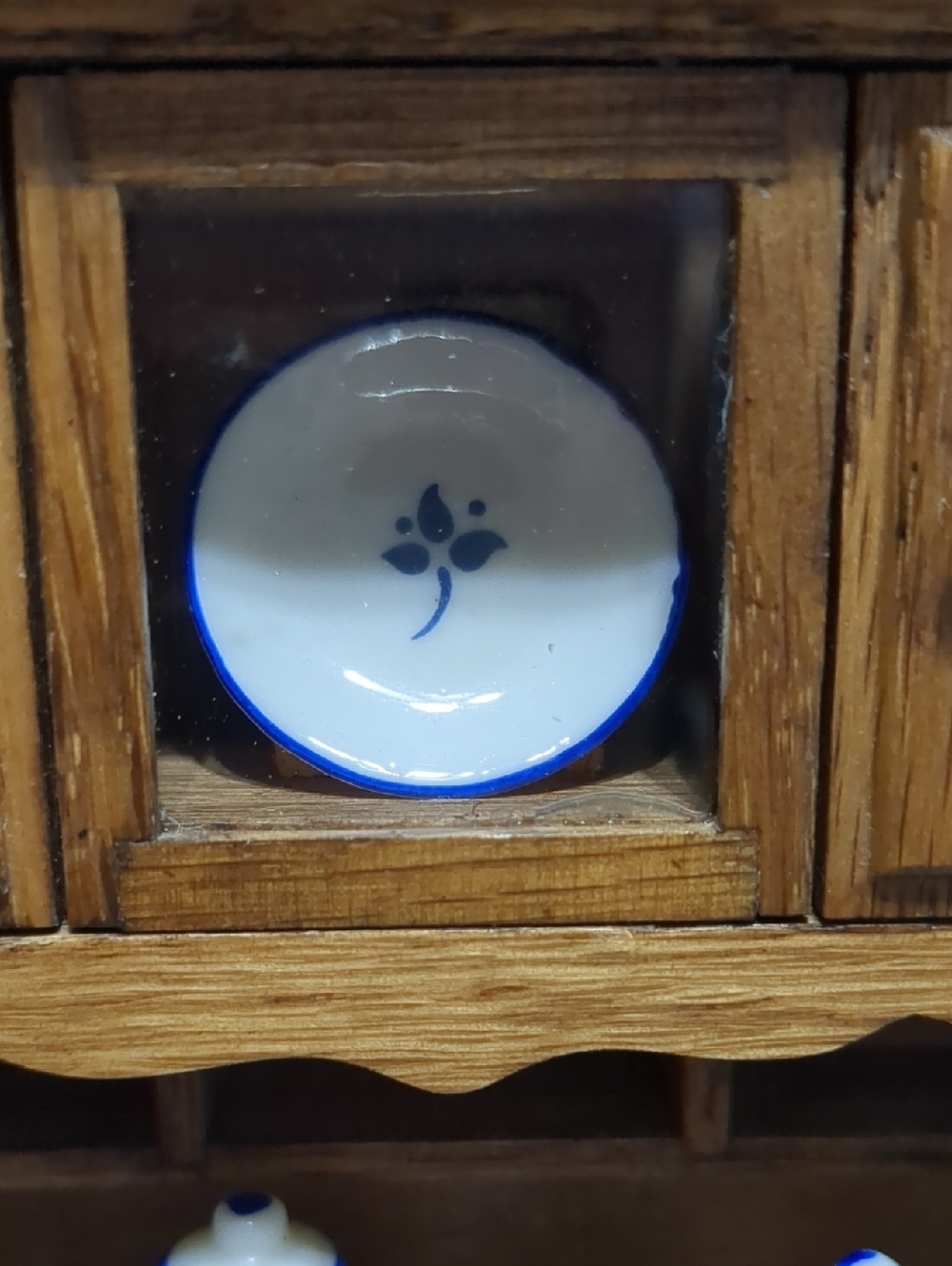 Wooden Cabinet with China Ceramic Miniature Musical ENESCO Dollhouse Furniture - Picture 4 of 10